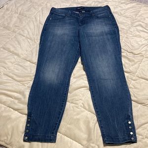 Bandolino Crop Jeans